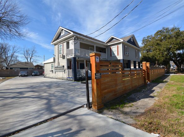 7124 Avenue F 20, Houston TX 77011