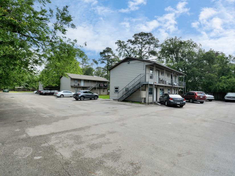 9211 N Green River Drive 12, Houston TX 77078