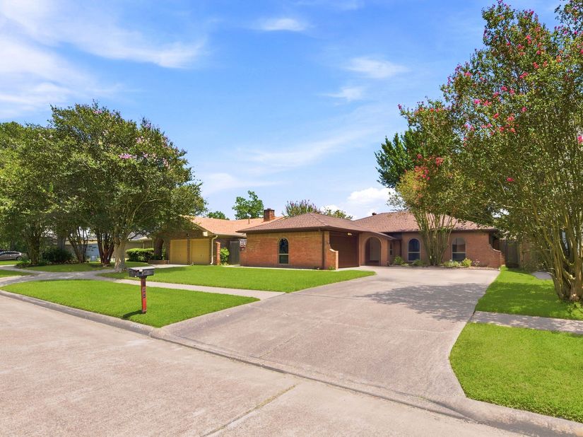 730 Seacliff Drive, Houston TX 77062