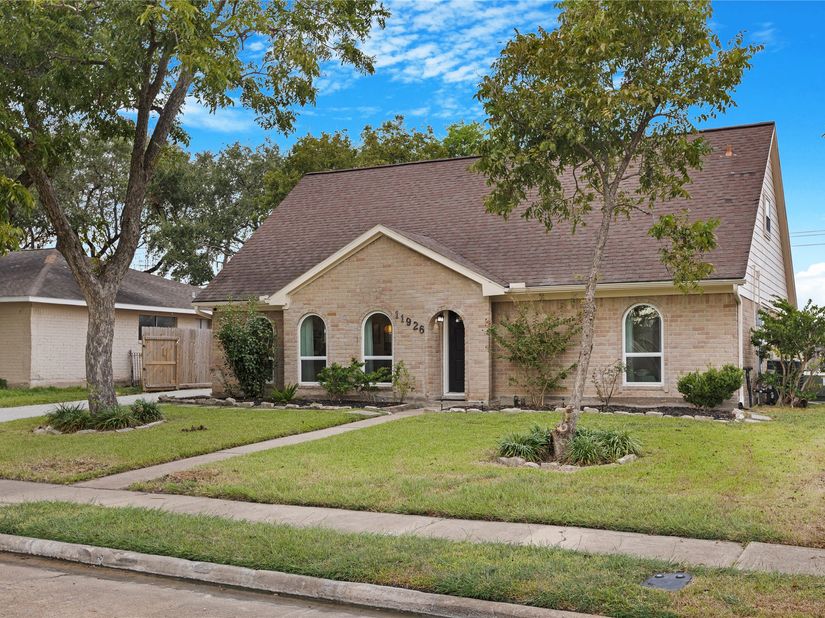 11926 Monticeto Lane, Meadows Place TX 77477