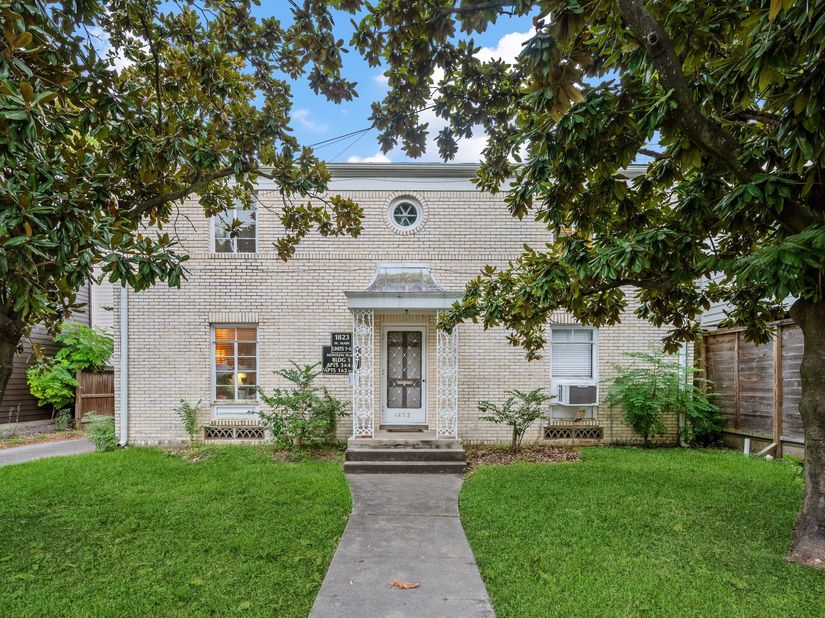 1823 W Main Street, Houston TX 77098