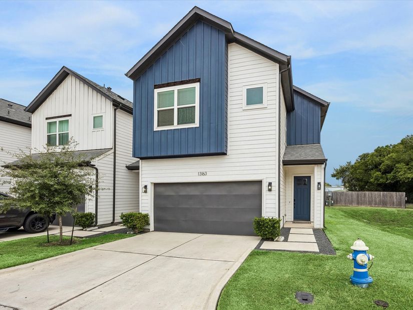 13163 Perennial Springs Drive, Houston TX 77048