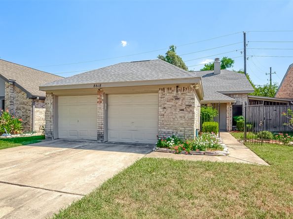 8618 Scenic Green Drive, Houston TX 77088