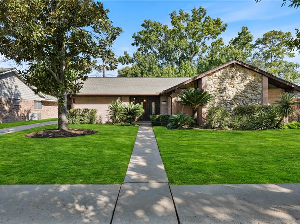 5830 Yarwell Drive, Houston TX 77096