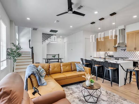 2711 Berry Street, Houston TX 77004