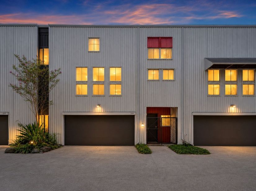 219 W Gray Street, Houston TX 77019