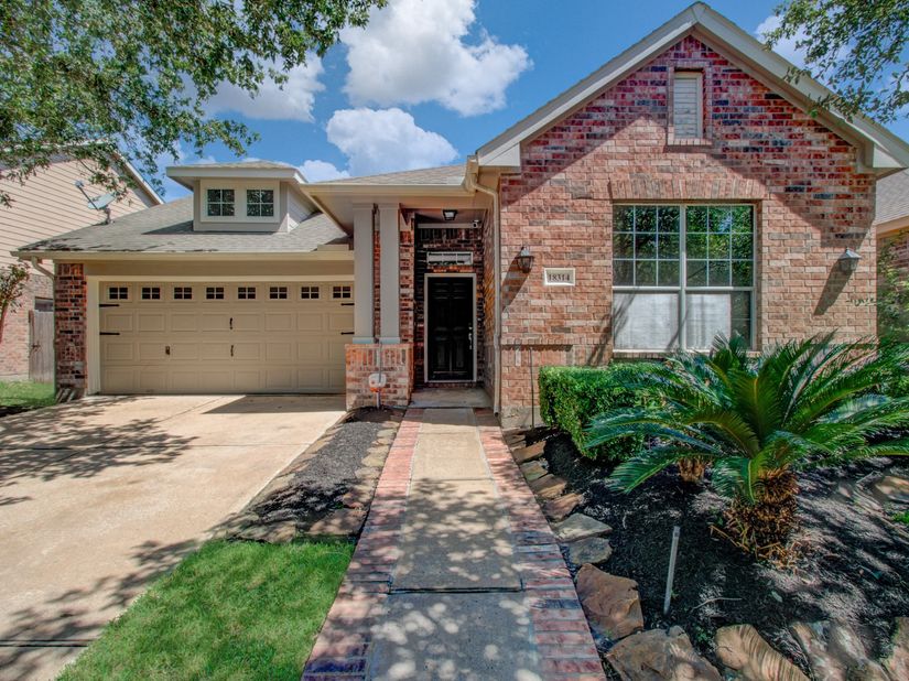 18314 N Elizabeth Shore Loop, Cypress TX 77433