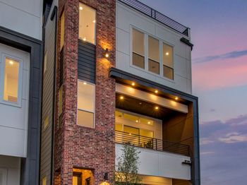 1113 Ennis Street