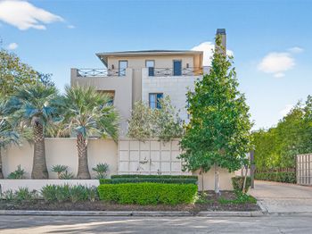 6005 Inwood Drive