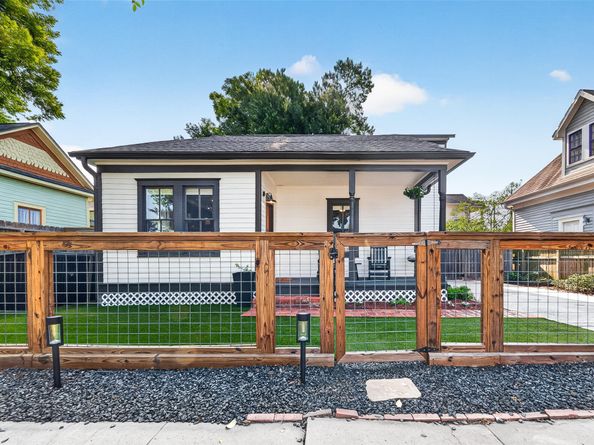 904 Arlington Street, Houston TX 77008