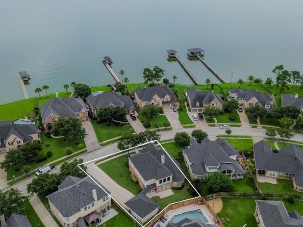 13703 Elm Shores Drive, Houston TX 77044