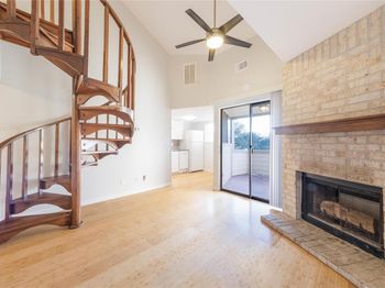2500 Burleson RD