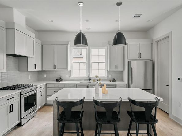 2209 Woodland Ave 603, Austin TX 78741