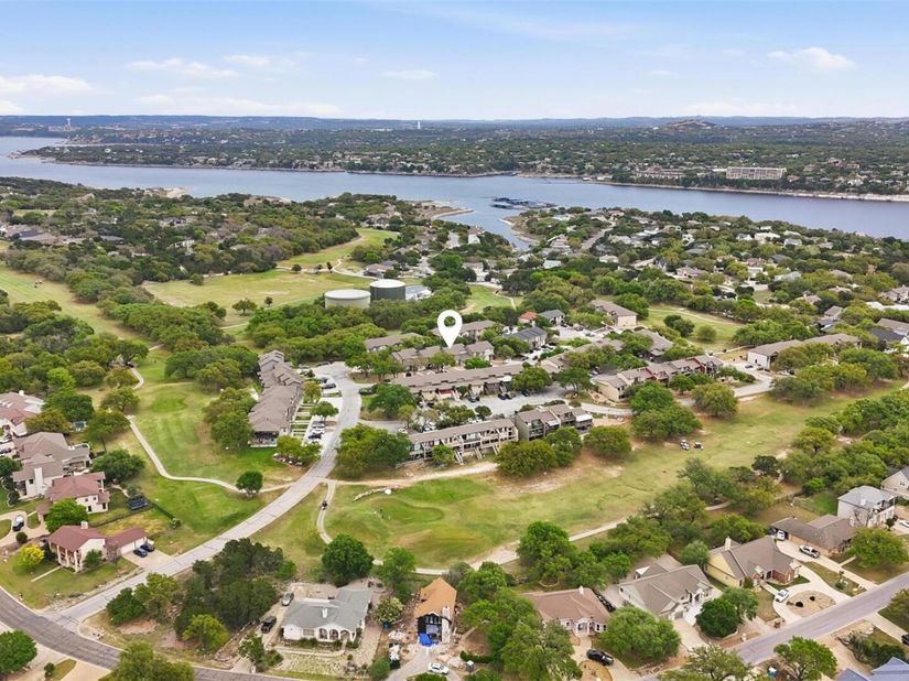 512 Palmer DR, Point Venture TX 78645