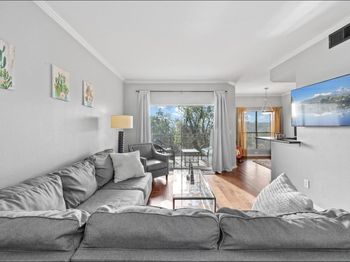 6000 Shepherd Mountain CV