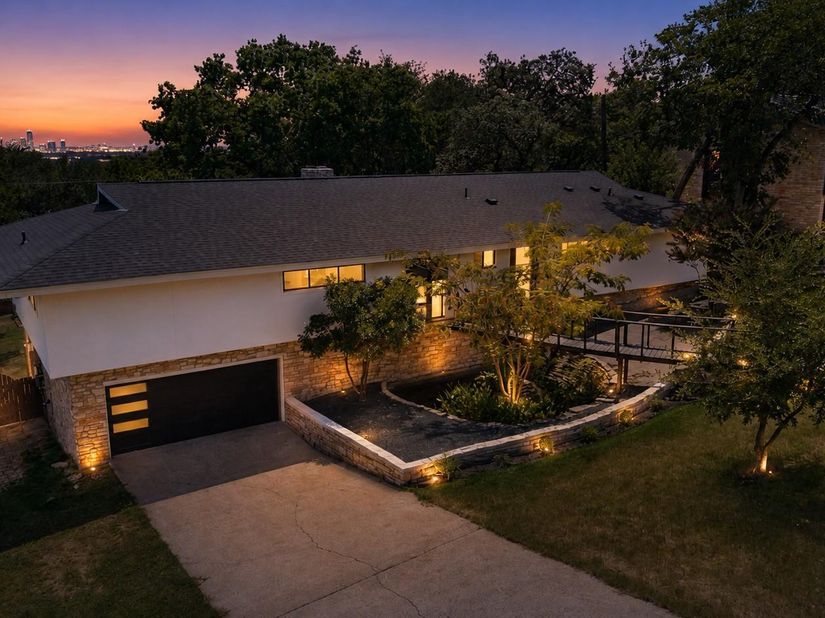 4905 Crestway DR, Austin TX 78731