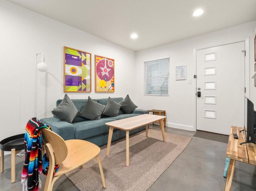 807 Blanco ST 204, Austin TX 78703
