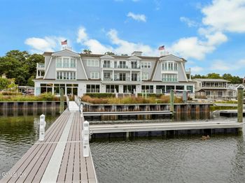 89 River Road
