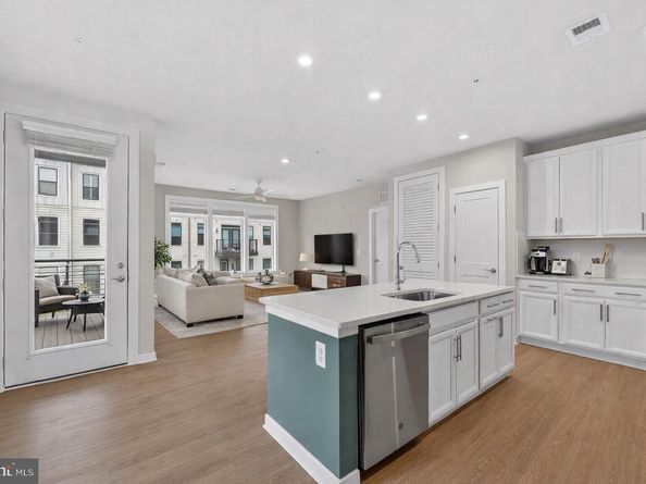1669 Bandit Loop 301A, Reston VA 20190