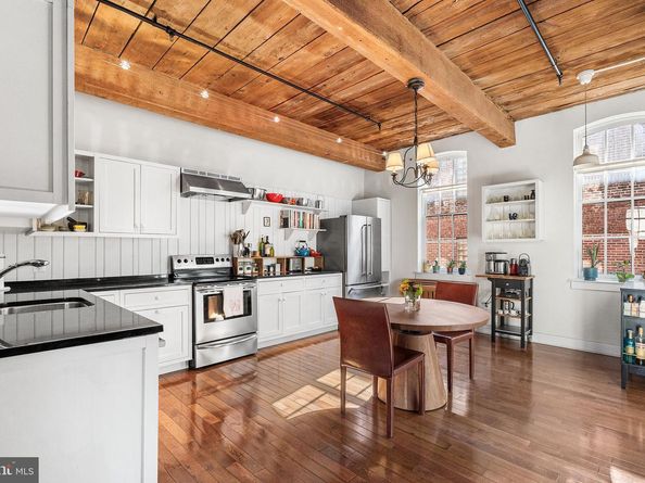 205 Cuthbert Street 201, Philadelphia PA 19106