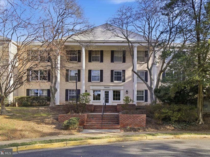 7600 Tremayne Place 301, Mclean VA 22102