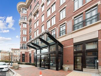 1390 Kenyon Street NW