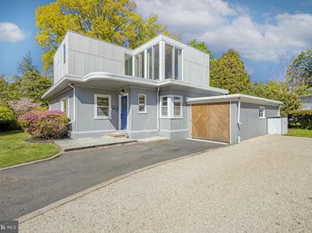 8207 Macarthur Road