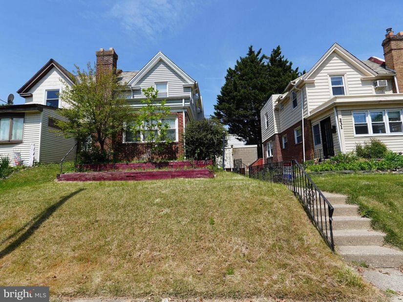 233 W Albemarle Avenue, Lansdowne PA 19050