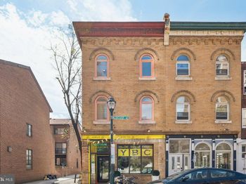 930 Locust Street