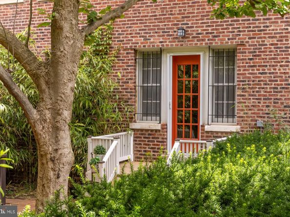 1661 Crescent Place NW 102W, Washington DC 20009
