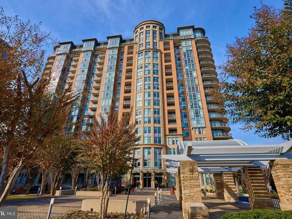 8220 Crestwood Heights Drive 714, Mclean VA 22102