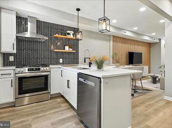 2613 Franklin Street NE