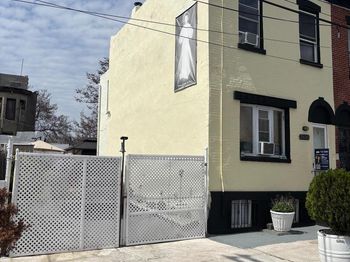 2608-2610 N Fairhill Street