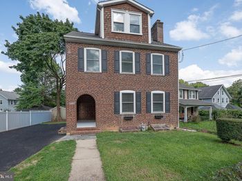 107 W Circular Avenue