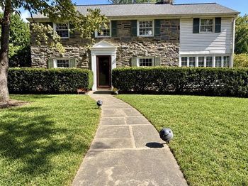 1013 Wellington Road