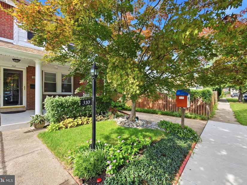 310 Stanwood Street, Philadelphia PA 19111