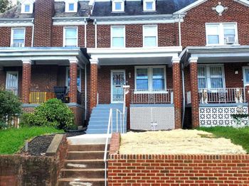 302 Emerson Street NW