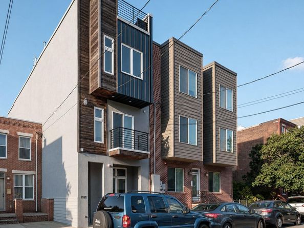 1637 Carpenter Street, Philadelphia PA 19146
