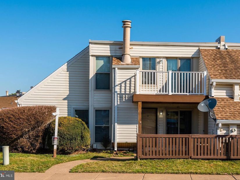 1001 Warwick Court, Sterling VA 20164