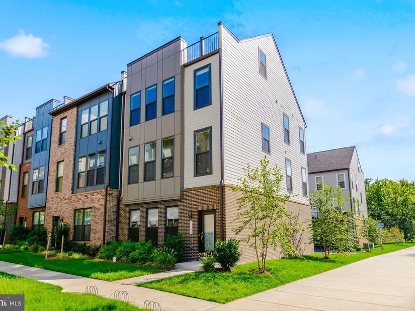 2483 Liberty Loop, Herndon VA 20171