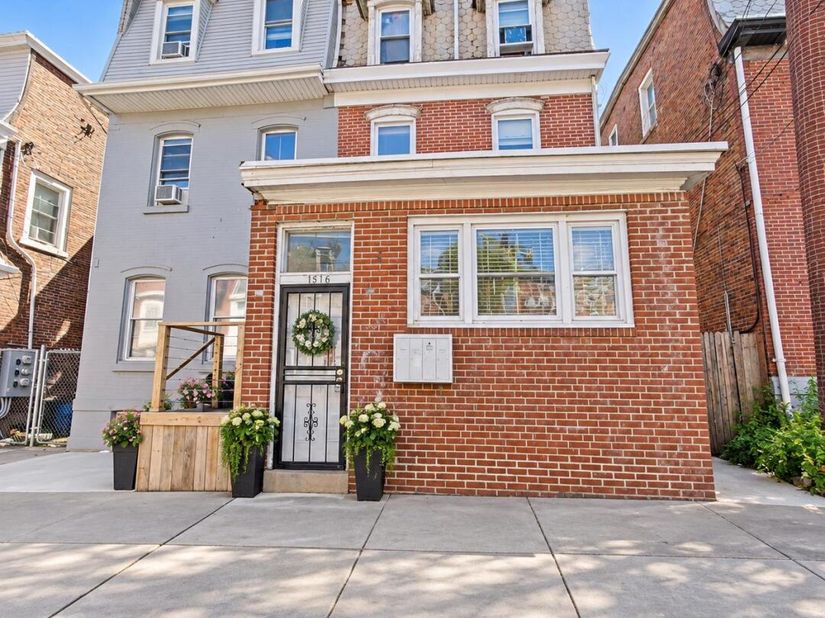 1516 Arrott Street, Philadelphia PA 19124