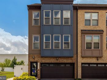45369 Daveno Square