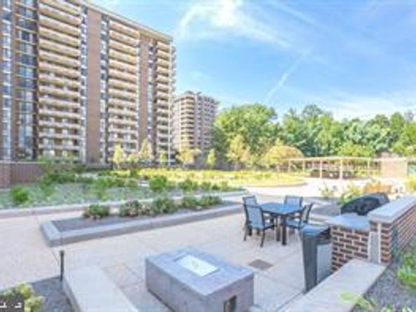 1800 Old Meadow Road 101, Mclean VA 22102