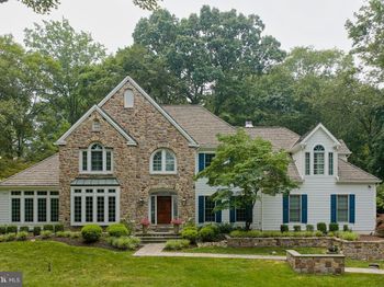 36 Timber Knoll Drive