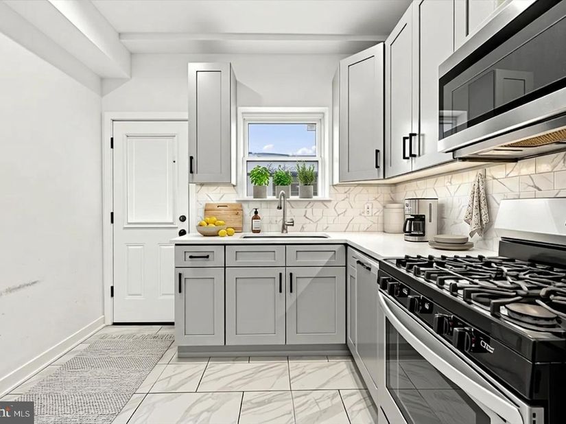2314 S Hemberger Street, Philadelphia PA 19145