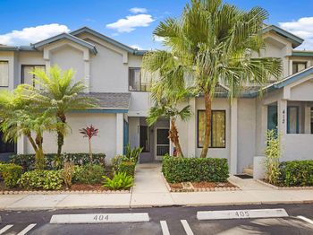 405 Harbour Pointe Way