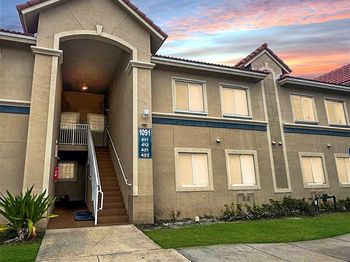 1091 Golden Lakes Boulevard