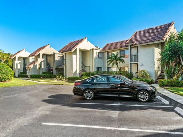 5589 Fairway Park Drive 202, Boynton Beach FL 33437
