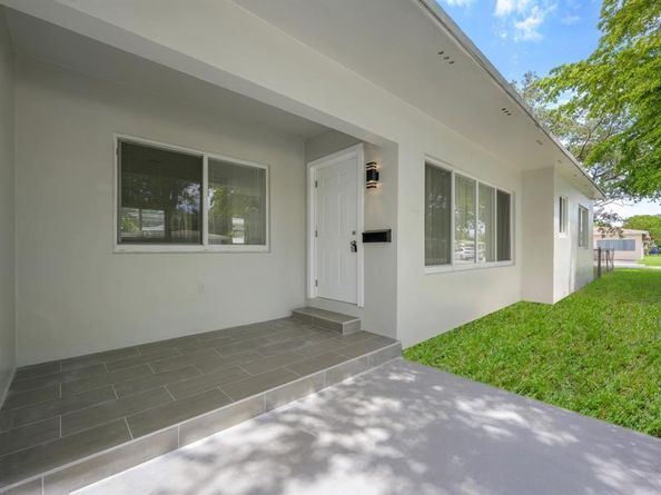 2601 Taylor St, Hollywood FL 33020