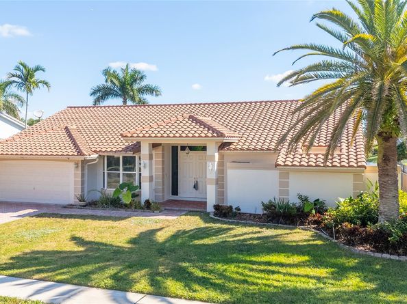 560 NW 110th Ave, Plantation FL 33324